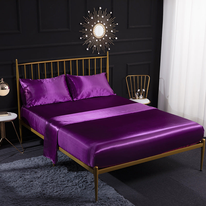 Selene – Luxe Zijde Bedlinnen Set van Vier Stukken