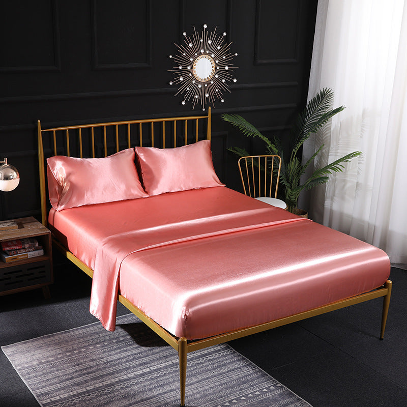 Selene – Luxe Zijde Bedlinnen Set van Vier Stukken