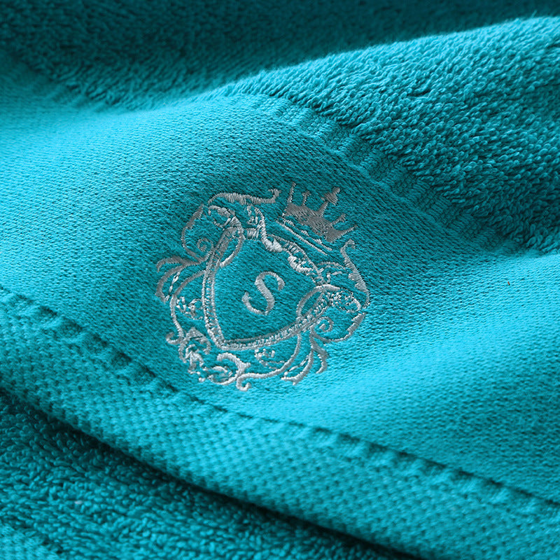 Celestine – Overmaat Handdoek met Borduursel en Absorberende Eigenschappen