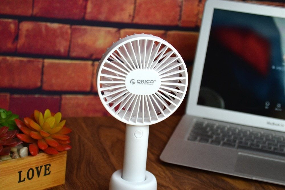 Zephyr – Draagbare USB Ventilator met Oplaadbare Batterij en Stil Ontwerp