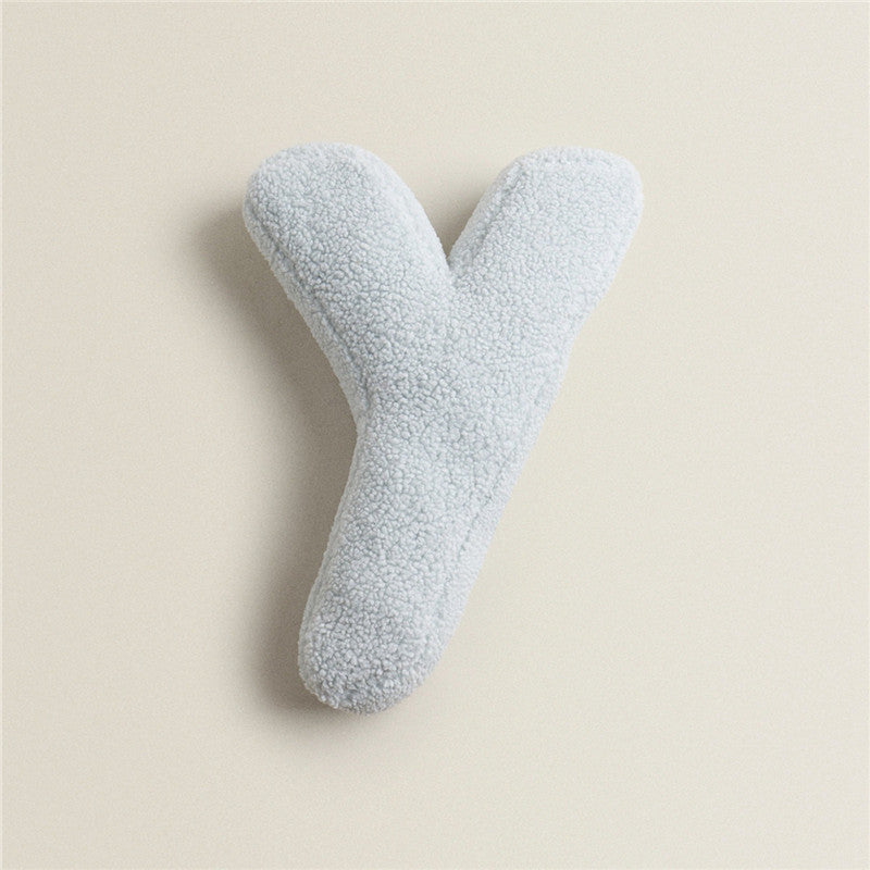 Alaric – Luxe Pluche Kussen met Engelse Letters