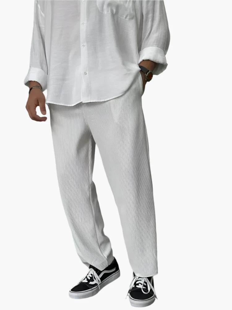 Men's Relaxed Fit Pleated Trousers for Everyday and Smart Casual Wear
