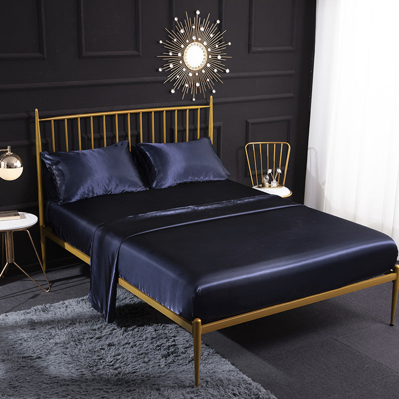 Selene – Luxe Zijde Bedlinnen Set van Vier Stukken