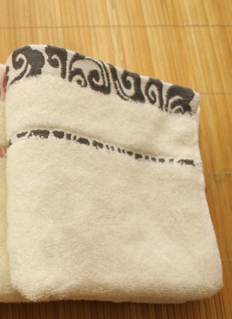 Aurelia – Luxe Gezichtsdoek van Hoogwaardige Katoen Jacquard zonder Krep