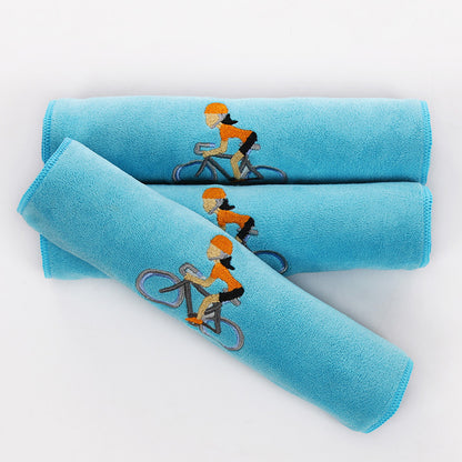 Coralie – Geborduurd Sporthanddoek