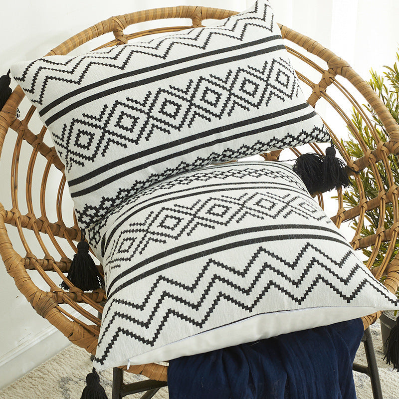 Elysia – Geometrisch Chenille Kussen met Jacquard Kwastje