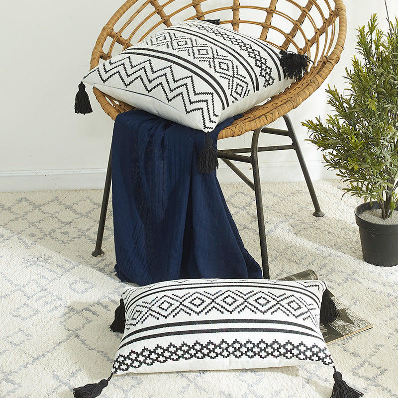 Elysia – Geometrisch Chenille Kussen met Jacquard Kwastje