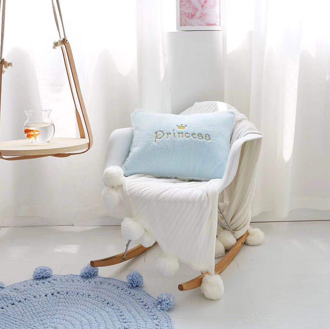 Alaric – Luxe Lumbar Kussen met Pluche