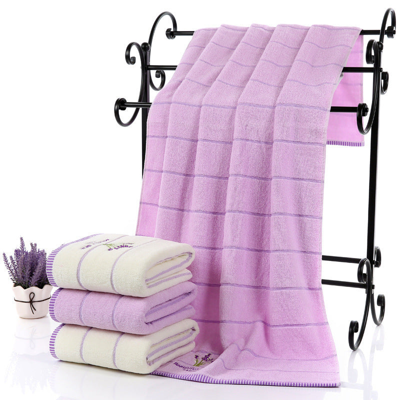 Coraline – Zacht Absorberend Geborduurd Gestreept Badhanddoek