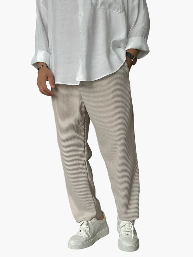 Men's Relaxed Fit Pleated Trousers for Everyday and Smart Casual Wear