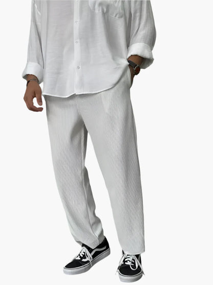 Men's Relaxed Fit Pleated Trousers for Everyday and Smart Casual Wear