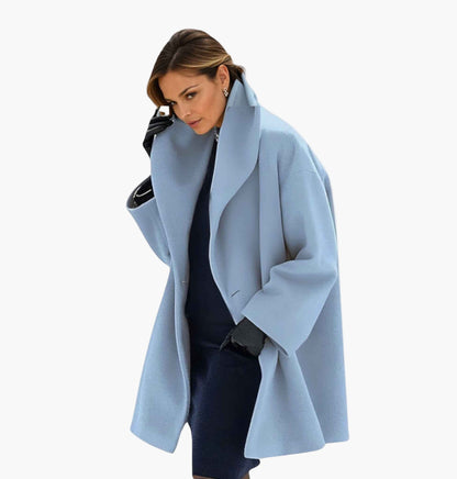 Women's Oversized Lapel Coat Modern Elegant Outerwear for Office and Everyday Wear