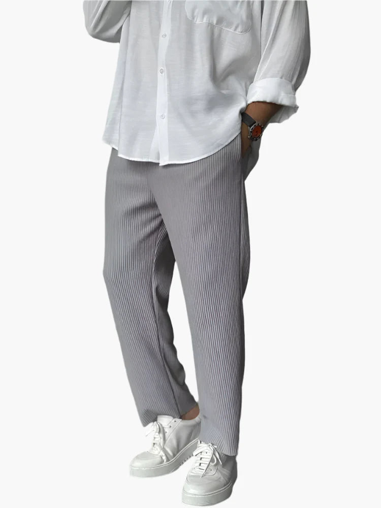 Men's Relaxed Fit Pleated Trousers for Everyday and Smart Casual Wear