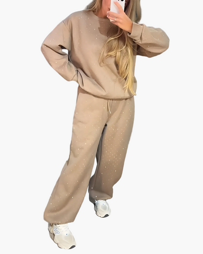 Women's Relaxed Fit Diamond Studded Lounge Set – Trendy Two Piece Tracksuit for Casual & Streetwear