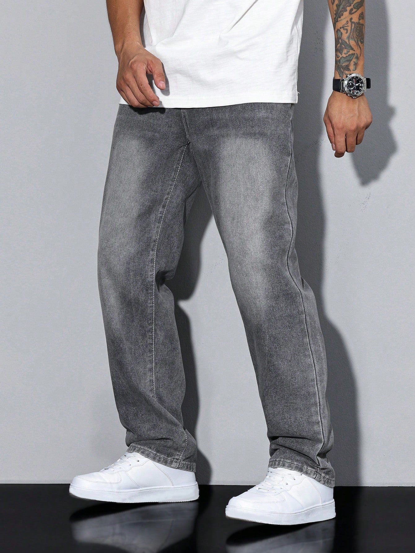 Men's Casual Loose Fit Straight Jeans Versatile Everyday Style