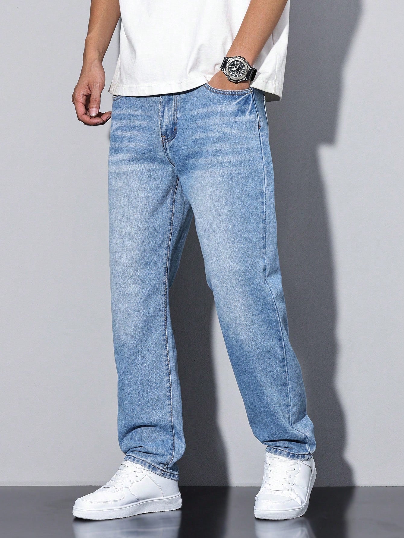 Men's Casual Loose Fit Straight Jeans Versatile Everyday Style