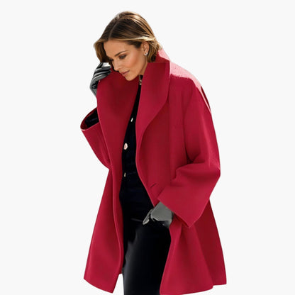Women's Oversized Lapel Coat Modern Elegant Outerwear for Office and Everyday Wear
